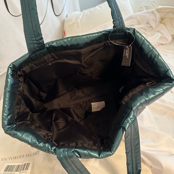 VICTORIA Secret Green Puffer Tote - Picture 5 of 15